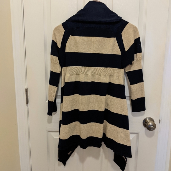 Flyaway Open Tunic Sweater by "Red" - Picture 3 of 8